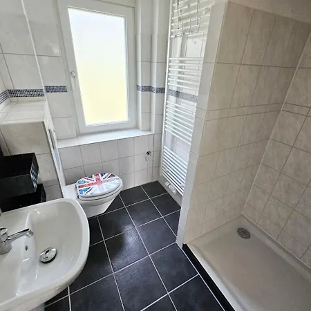 Sun-drenched In Apartment *