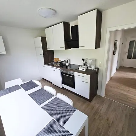 Sun-drenched In Apartment Gondenbrett